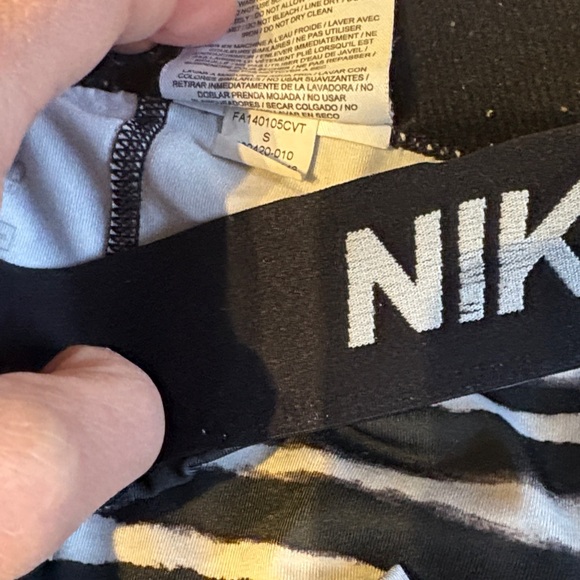 Nike Bundle Black Sports Bra with 2 Pair Nike Pros - Picture 3 of 5